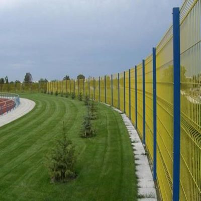 Premium-PVC-beschichtete Rostschutz 1.5m × 2.5m 3D-Kurvzaun für Park-Spielplatz