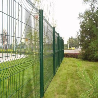 Hochwertige, sichere und langlebige 3D-gebogene, geschweißte Maschendrahtzaunplatten, Schulspielplatzzaun